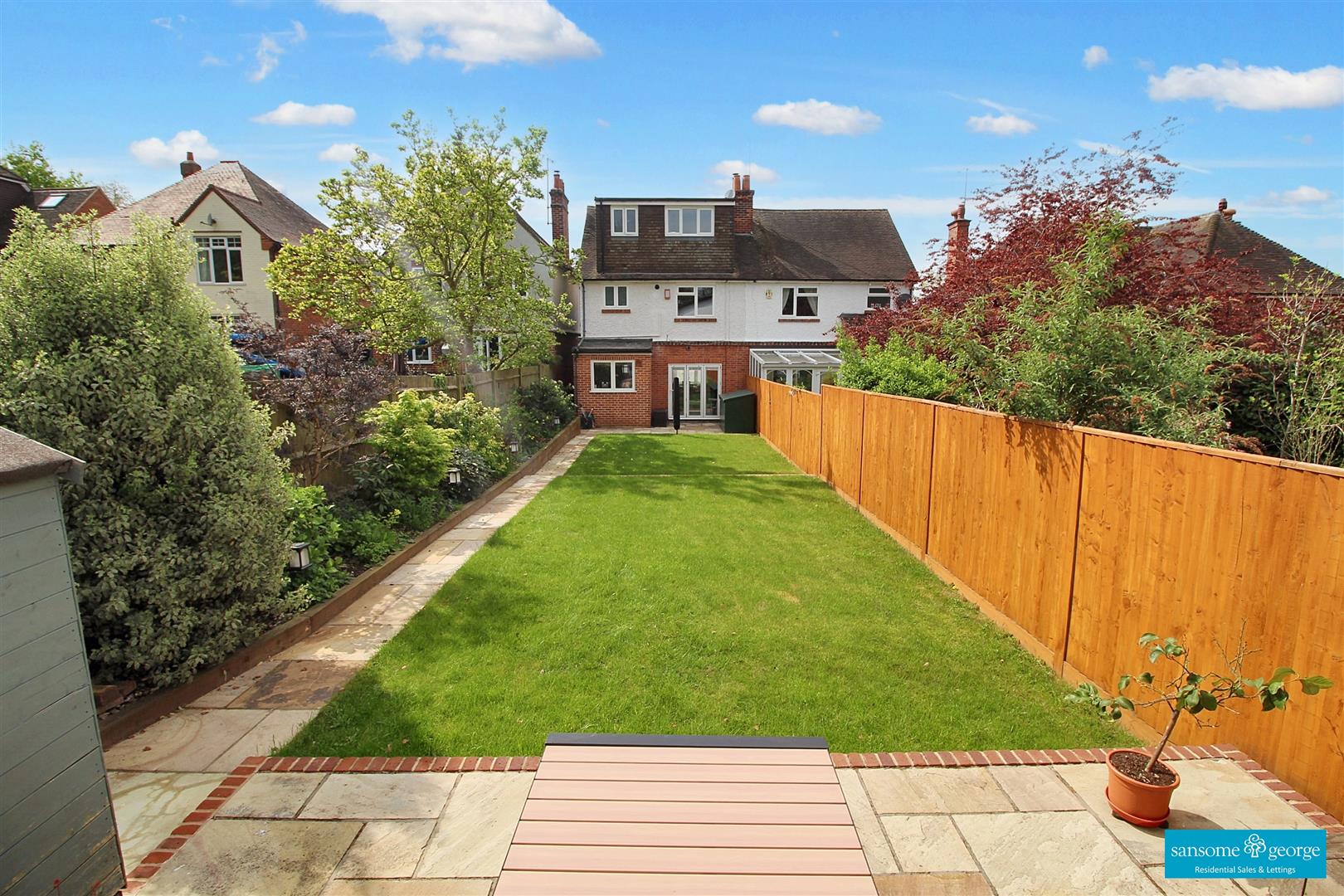4 bed property in Western Elms Avenue, Reading